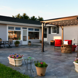 Outdoor Courtyard & Porch