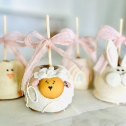 Themed Caramel Apples