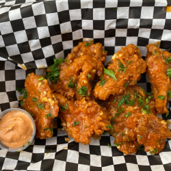 Garlic Buffalo Wingz