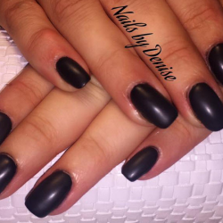 Manicures 