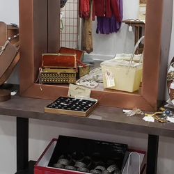 Jewelry & Accessories