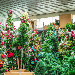 Commercial Holiday Decor 