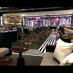 Clubs & Lounges