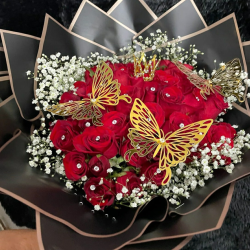 Bouquet with Pearls and Accessories 