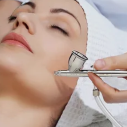 Oxygen-Rejuvenating Facial/With LED