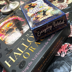 Tarot & Oracle Readings