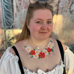 Décolletage(collar bone/necklace painting)