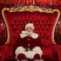 Photos with Santa (Holiday Booth Experience)
