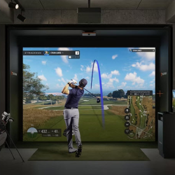 24/7 Indoor Golf Simulator Bays
