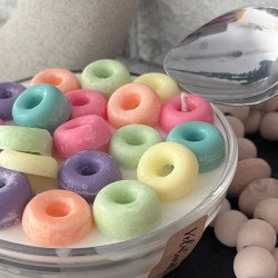 Fruit loops candle