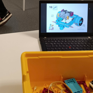 Kindergarten & 1st Grade (Ages 5-6) - LEGO Robotics Level 1 (Whal