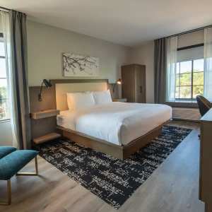Rooms & Suites