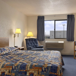 1 Queen Bed, Non-Smoking