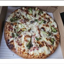 Chicken Alfredo Pizza