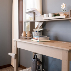 Quartz Countertops & Soft-Close Drawers