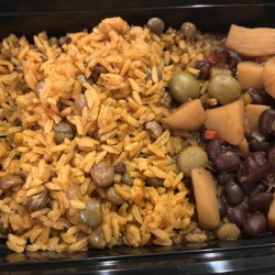 Arroz Con Gandules/Black beans