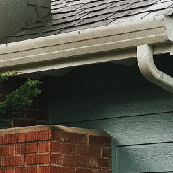 Seamless Gutters vs. Standard Gutters