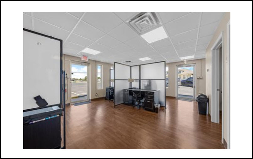 Day Desk / Day Office