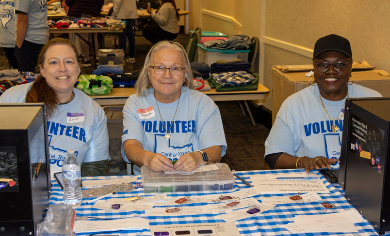 Volunteers 