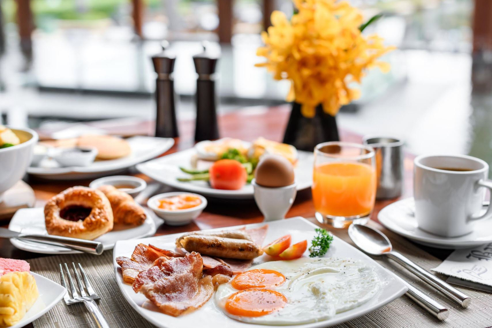 Free Full American and Hot Breakfast