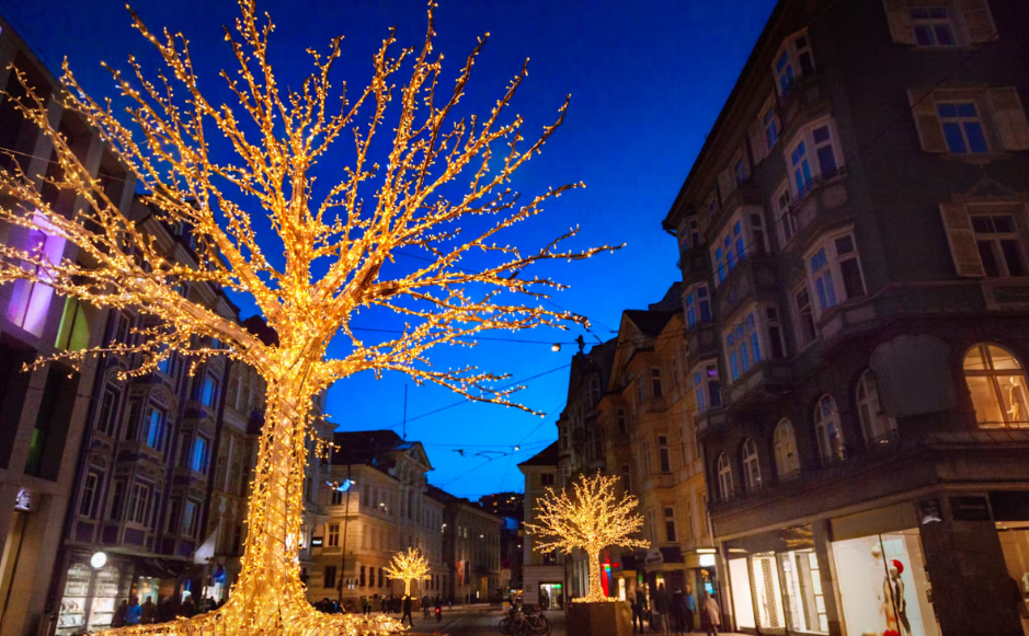 Holiday Lighting for Commercial Properties