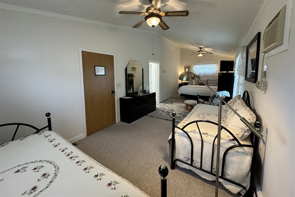 Commodore Perry Suite