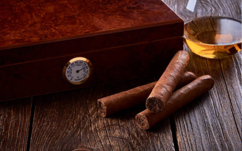 Cigars & Tobacco Products
