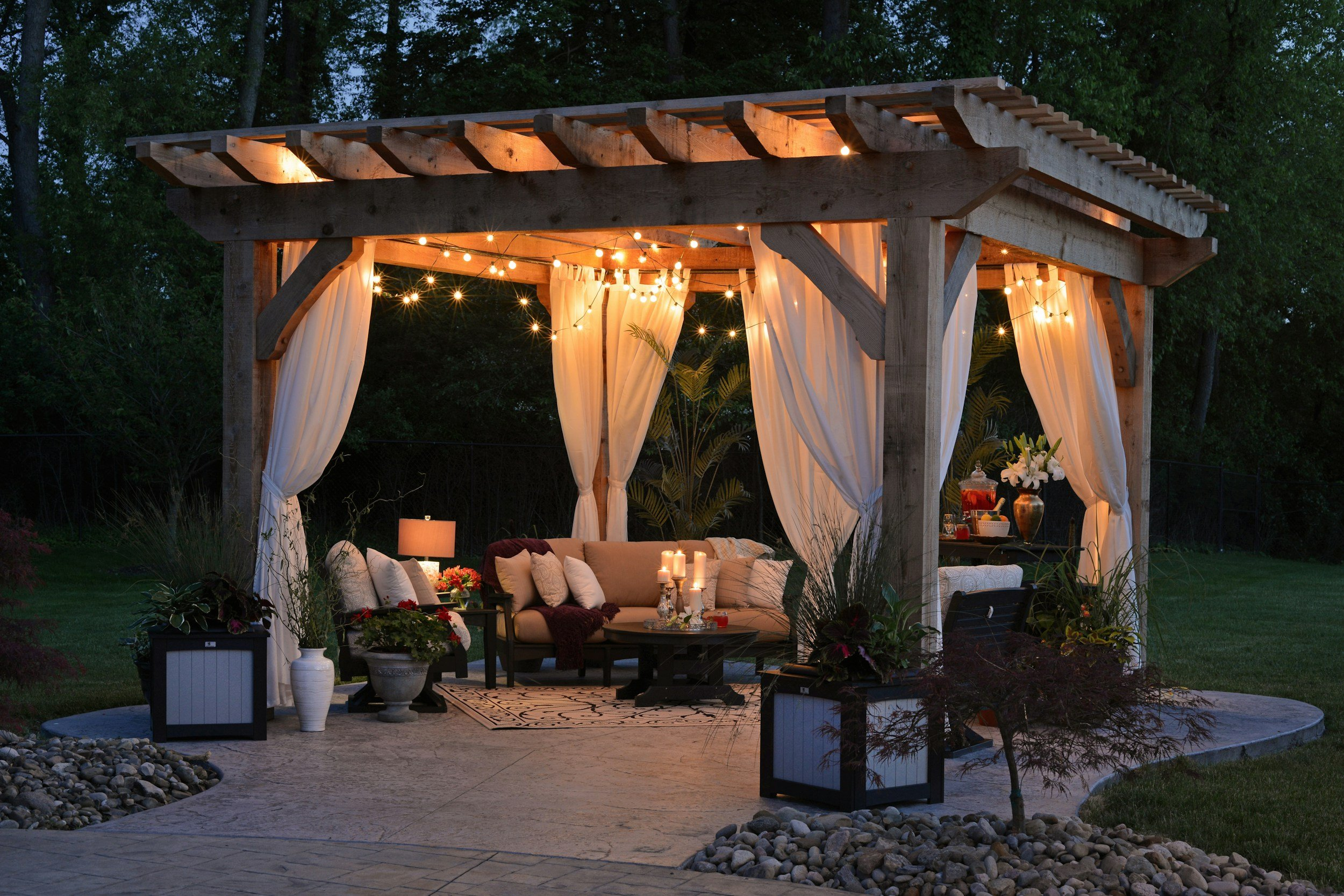 Custom Kitchen & Patio area