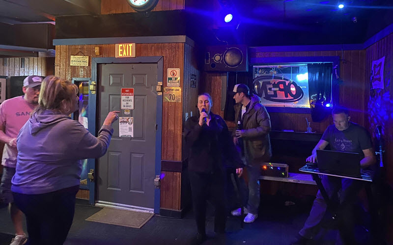 Live Music & Entertainment