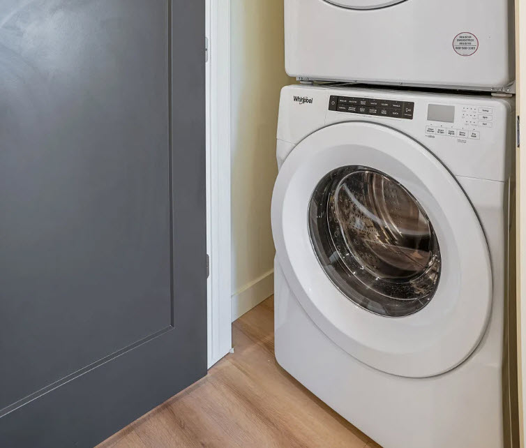 Washer/Dryer Included