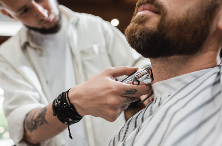 Beard trim with razor work