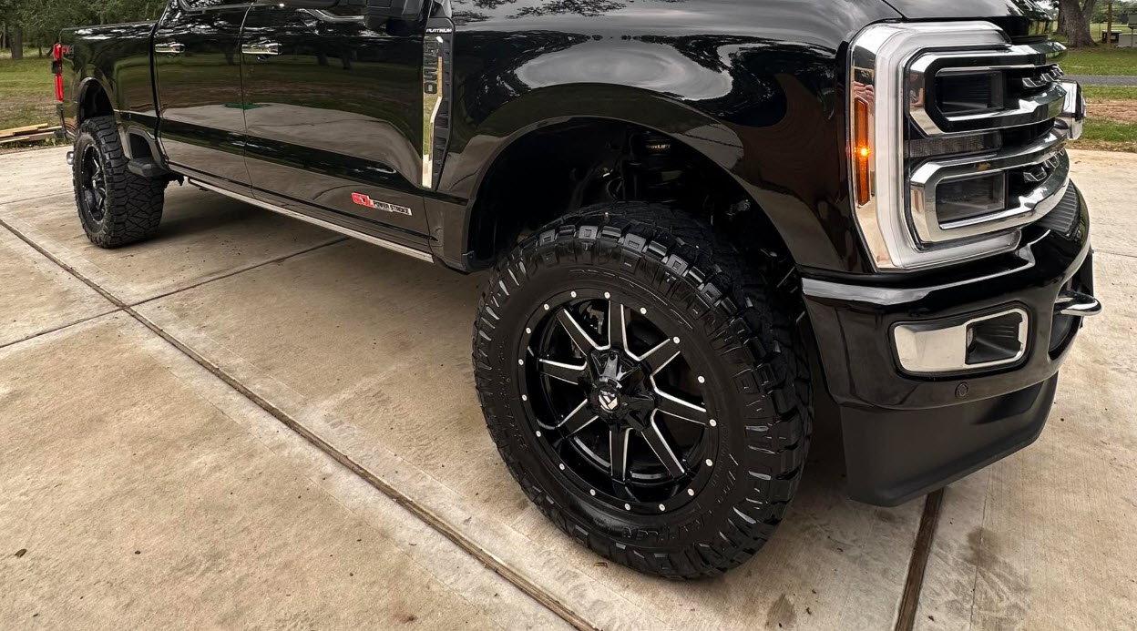 Wheel and Rim Detailing