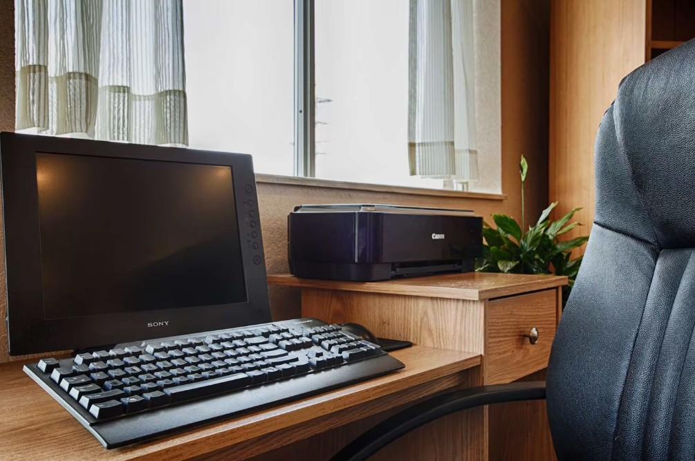 Full-Service Business Center