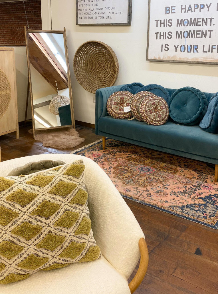 Furniture & Antiques