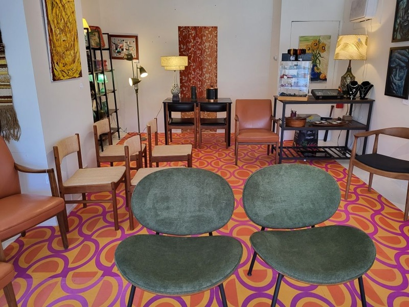 Vintage Mid Century Modern Furniture
