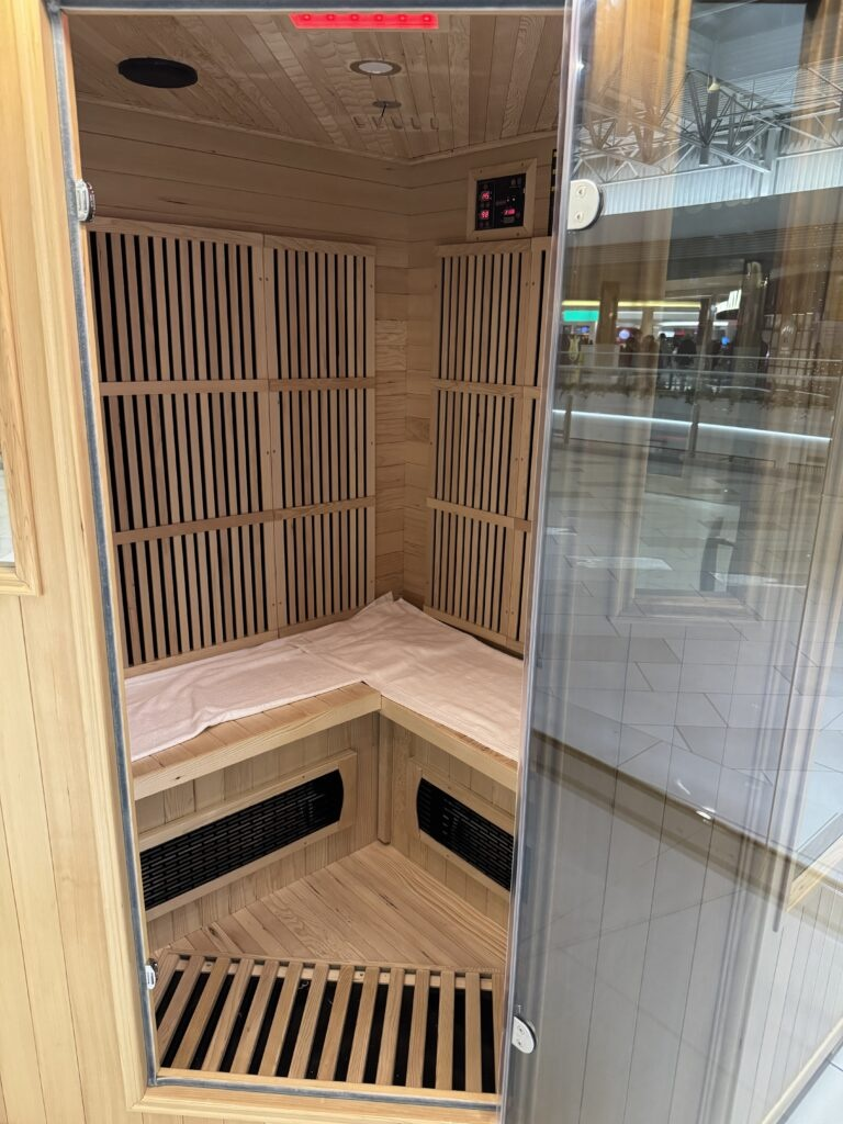 Signature Series – 3 Person Corner Infrared Sauna (Model# GSE-3C)