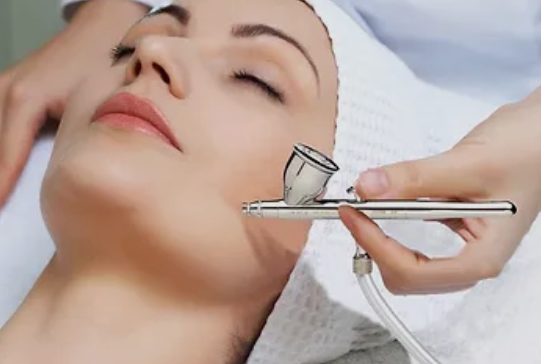 Oxygen-Rejuvenating Facial/With LED