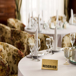 Takes Reservations