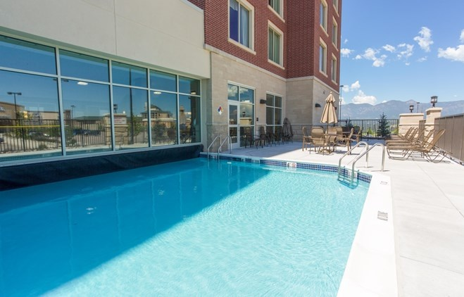 Indoor/Outdoor Pool & Whirlpool