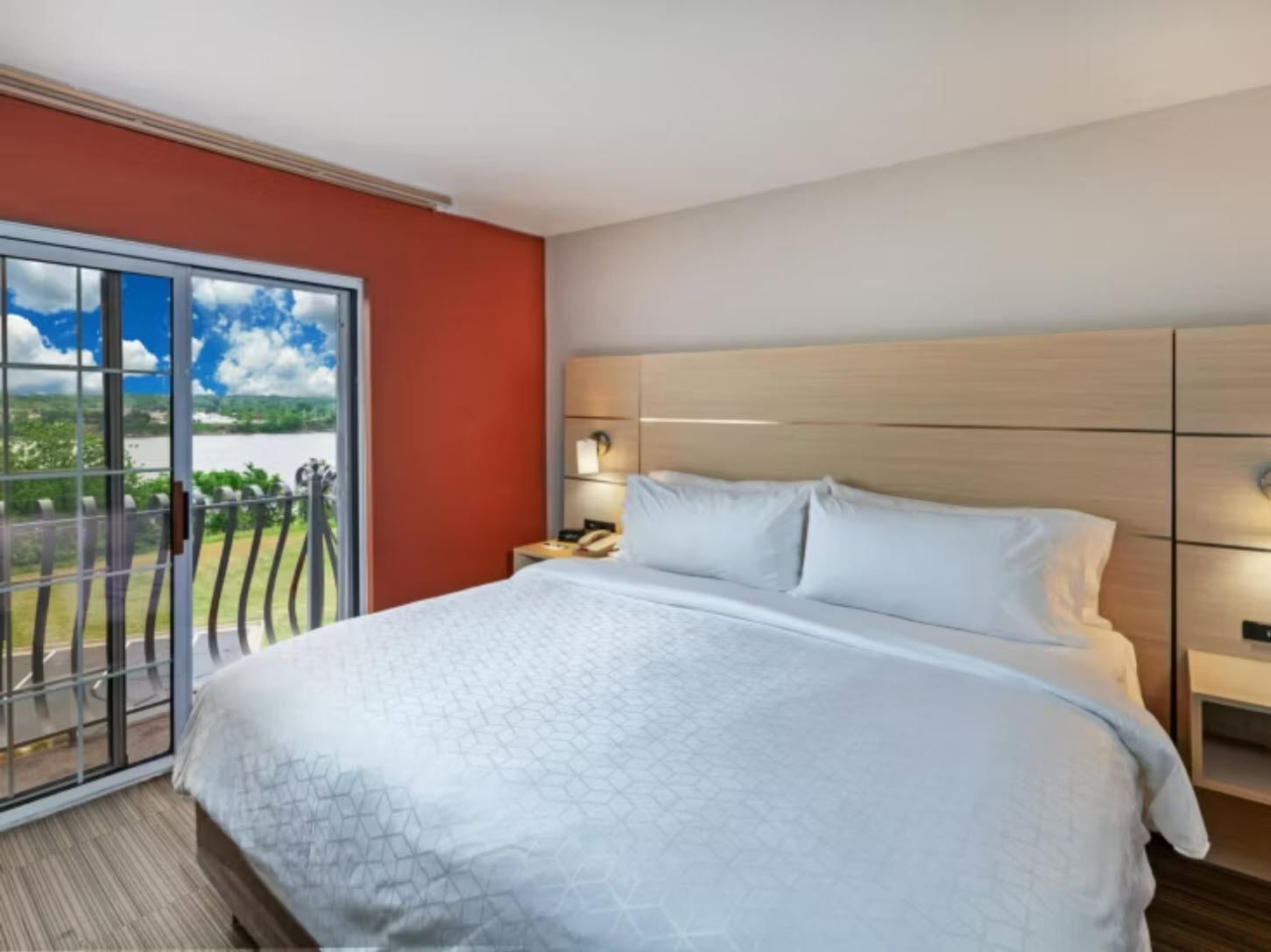 Rooms & Suites
