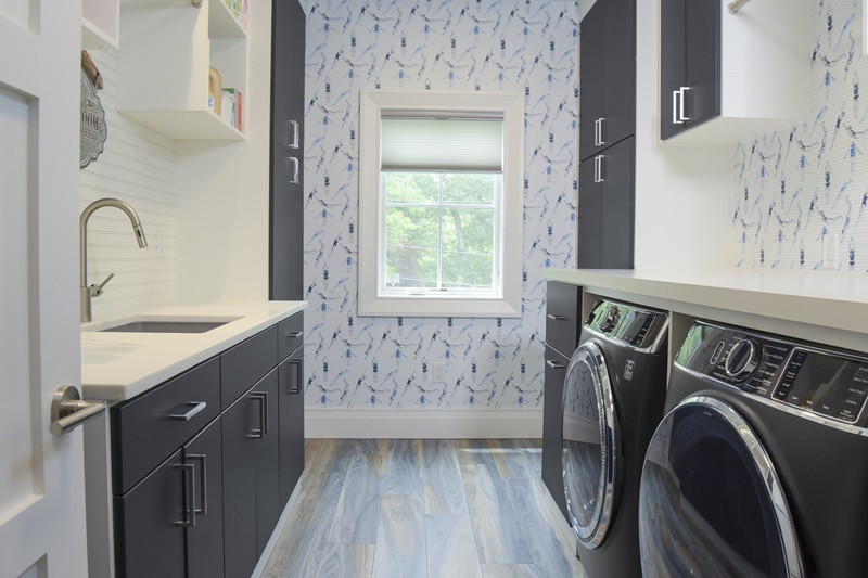 Entry & Laundry