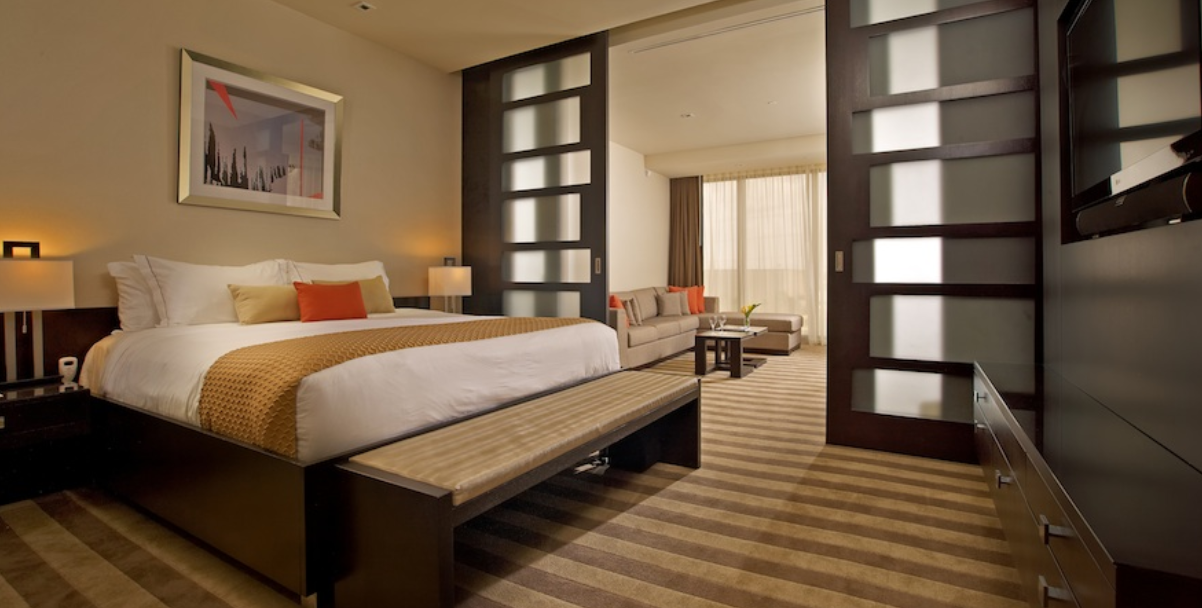 Rooms & Suites