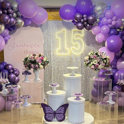 Balloon decoration services