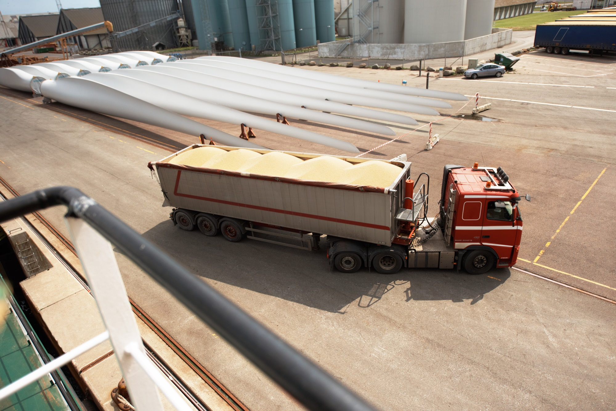 Loading & Load Securement Requirements & Standards