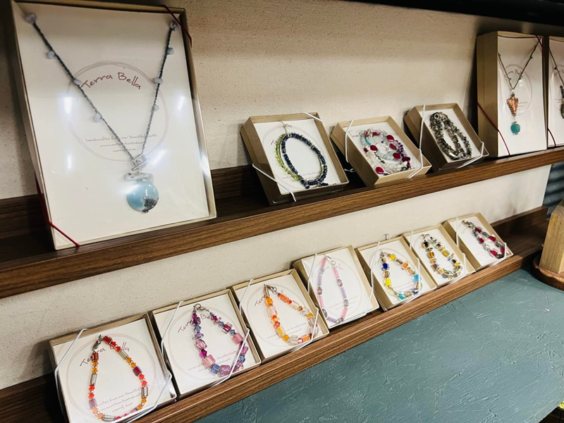 Jewelry & Accessories
