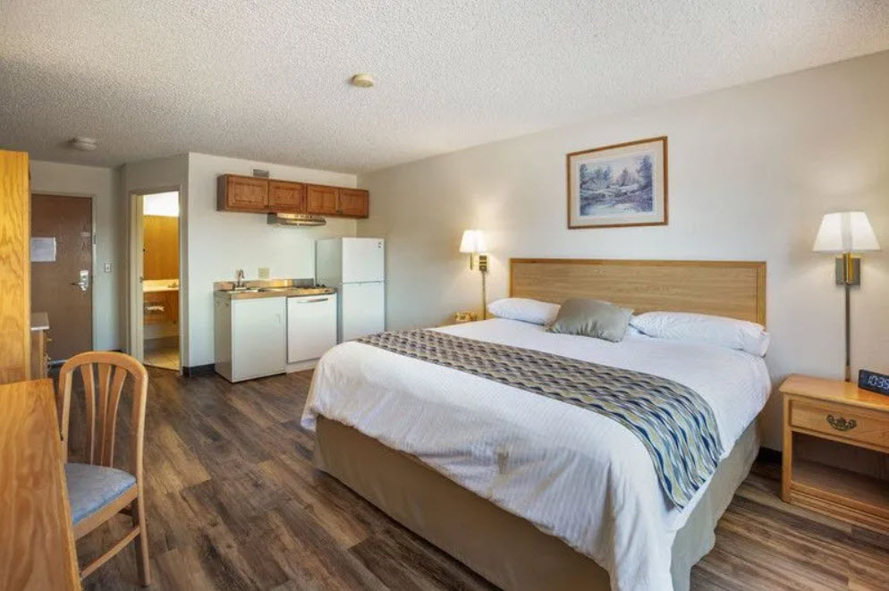 King Kitchenette Studio