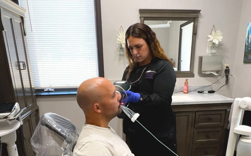 Dental Implants & Reconstruction