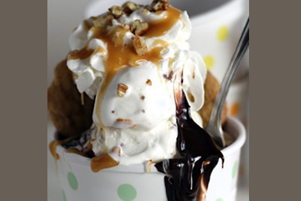 Peanut Butter Hot Fudge Sundaes