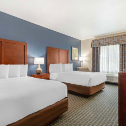 2 Queen Beds