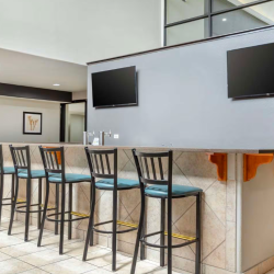 Cocktail Lounge